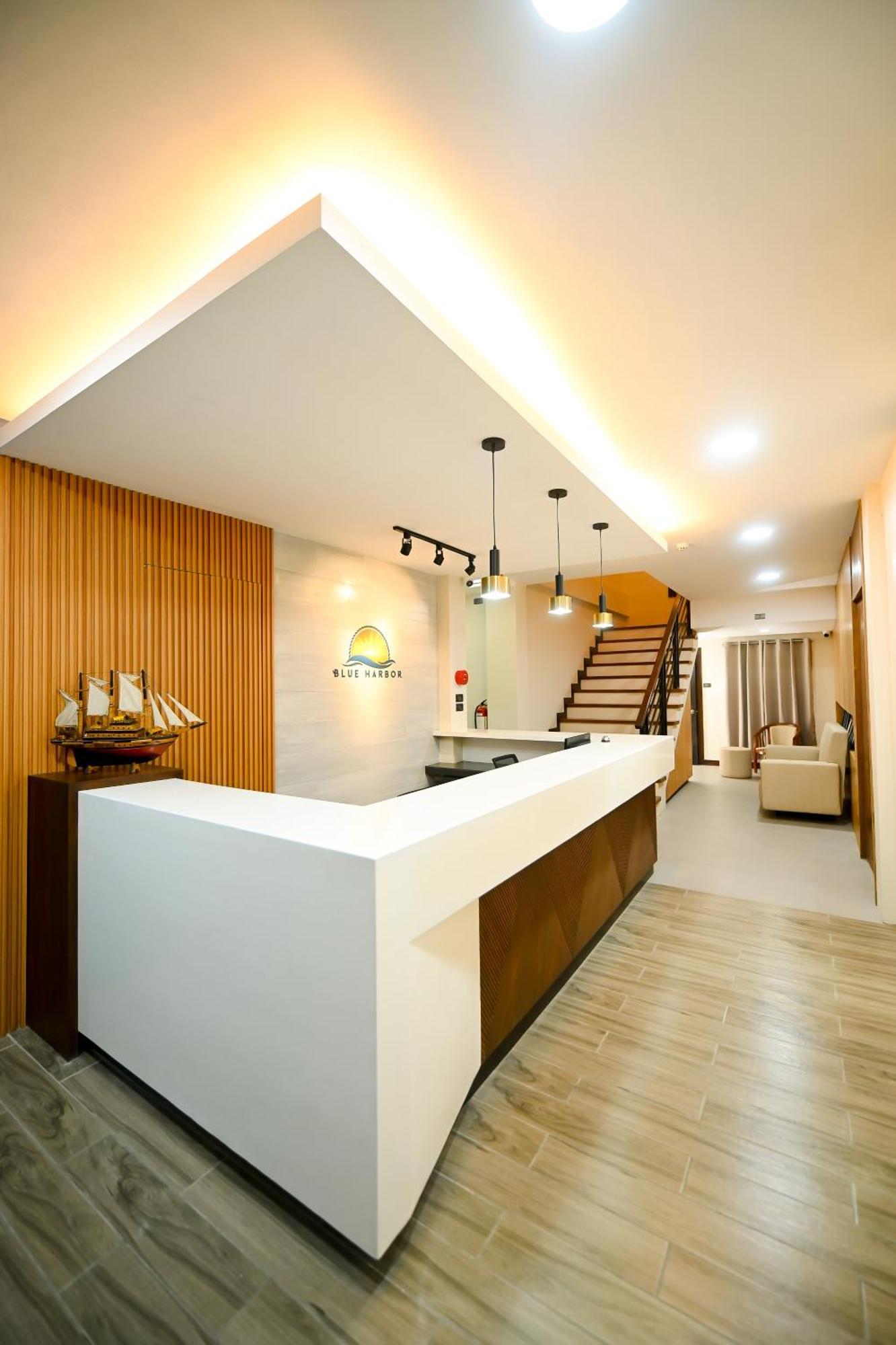 Blue Harbor Hotel Calapan Ngoại thất bức ảnh