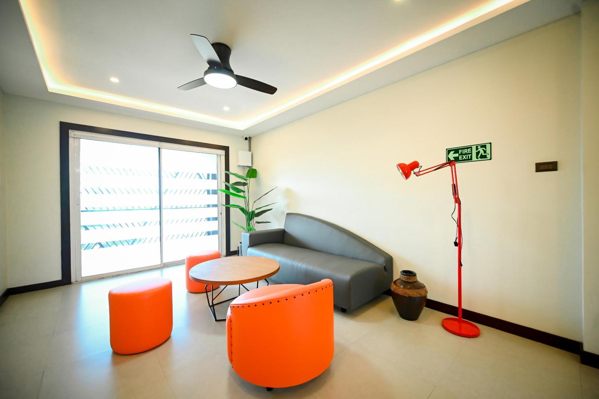 Blue Harbor Hotel Calapan Ngoại thất bức ảnh